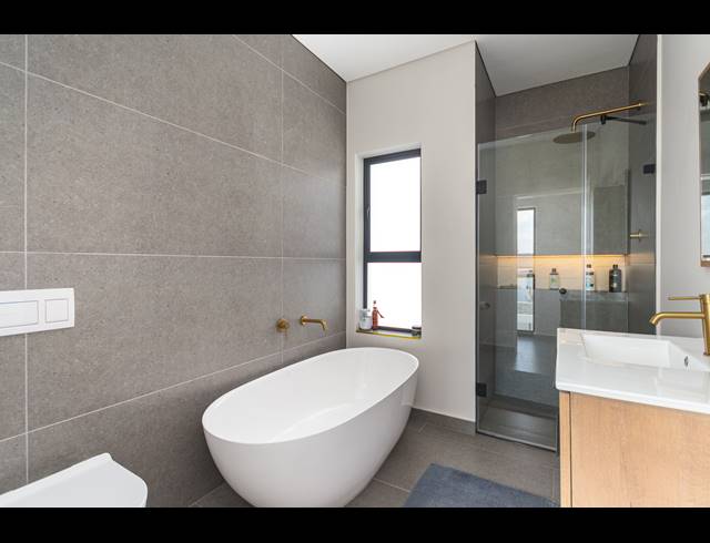 4 BEDROOM FREEHOLD FOR SALE IN SANDOWN